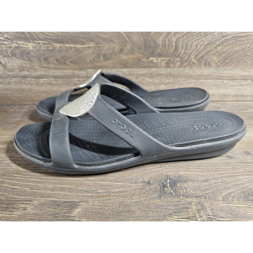 Crocs Sanrah Silver Hammered Tear Drop Design Sandal Womens Size 10 Black Shoe - Picture 4 of 7